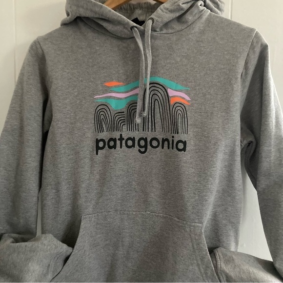Patagonia Women’s Fitz Roy Horizons Uprisal Hoodie /Sweatshirt Size Medium  Gray - Picture 2 of 6